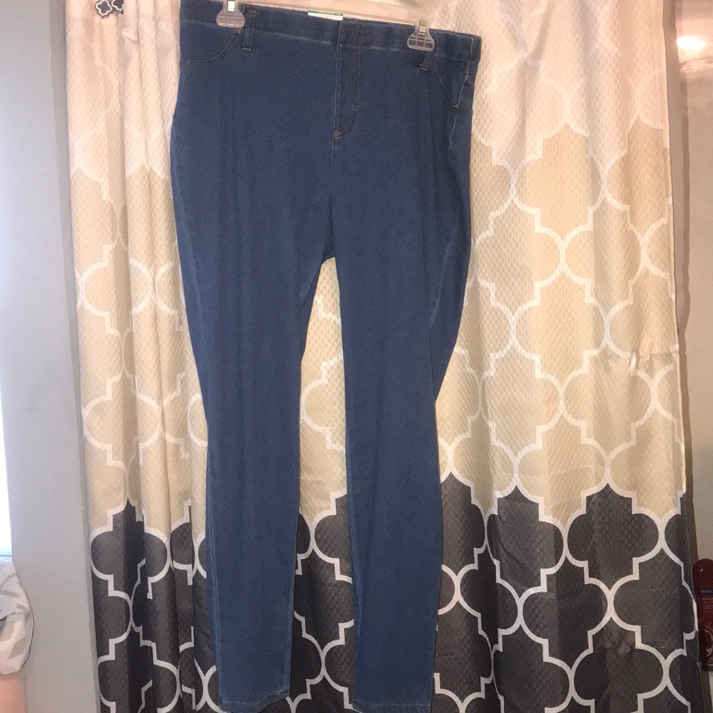 Women’s fitted jeggings